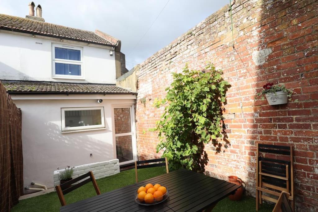 Cute Cottage 4 Mins From Cafes Station And Sea St Leonards-on-Sea Exterior photo